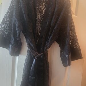 Elegant Black Lace Robe